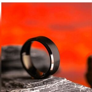 NIB-Mens Titanium wedding band size 11